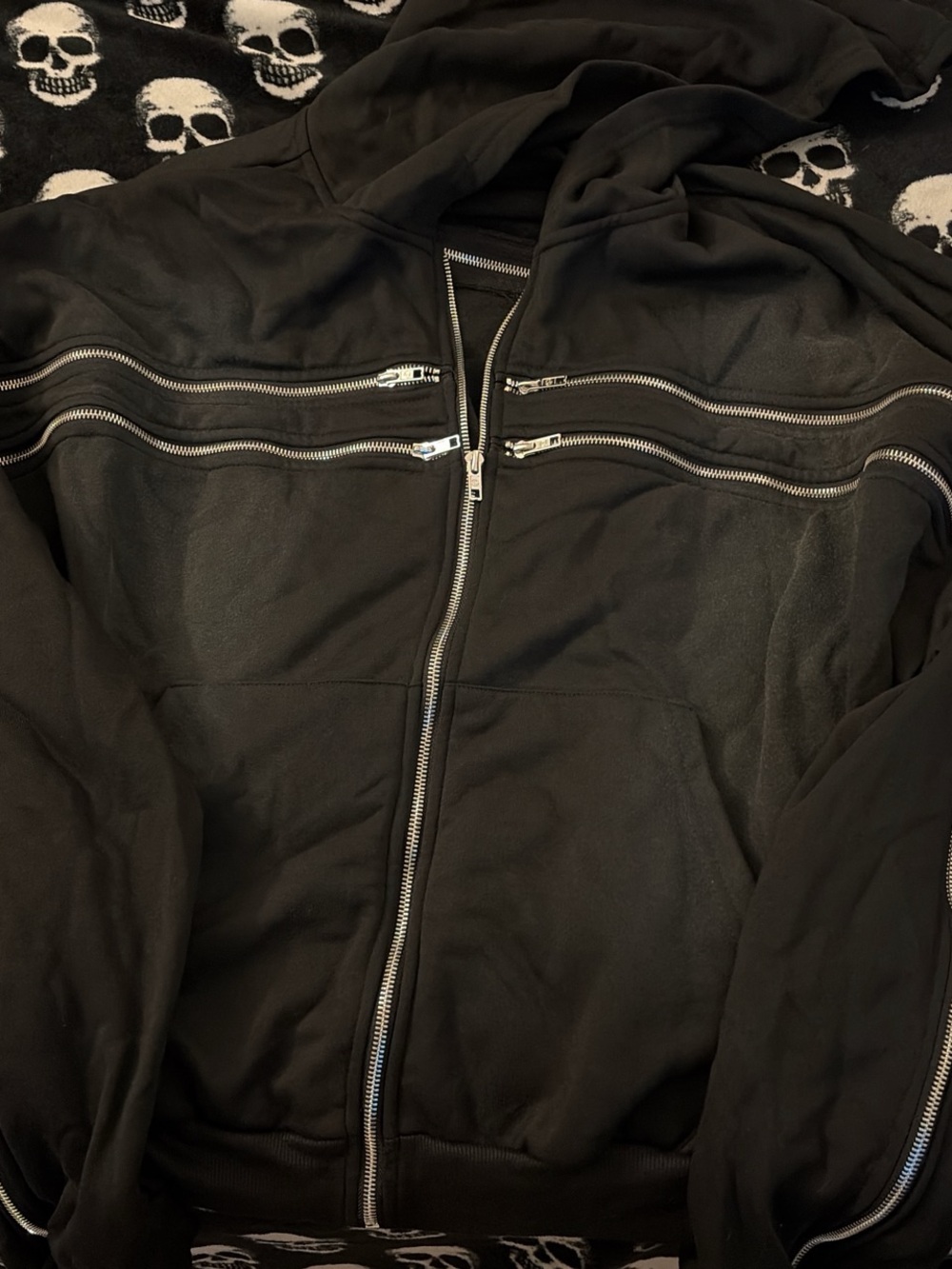 AKIRA Black Zip-Detail Oversized Hoodie - Picture 2 of 3